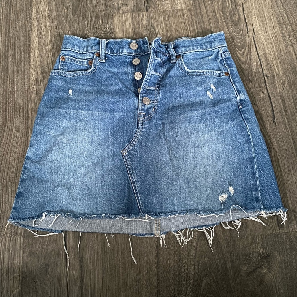 GAP Denim Distressed Mini Jean Skirt Medium Blue Wash Buttoned Fly